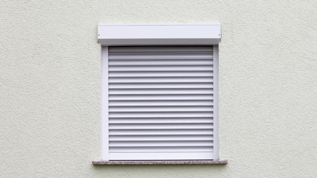 Réparation de volet roulant à Coutances : un geste essentiel pour protéger votre logement