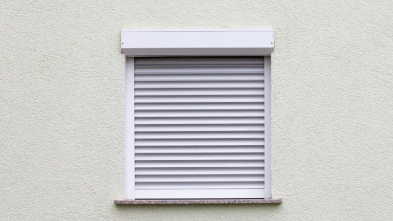 Réparation de volet roulant à Coutances : un geste essentiel pour protéger votre logement